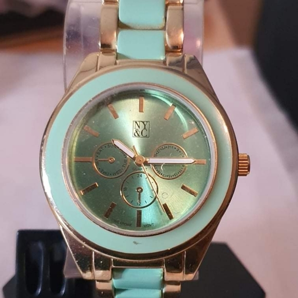 New York & Company Accessories - 🦋10/$20🦋 NY & Co Goldtone/Teal Women's Watch